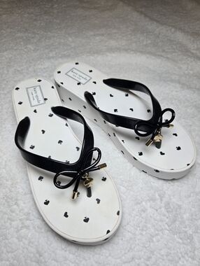Kate Spade Wedge Flip Flops Size 10 Black & White Slides Bow Charm Details
